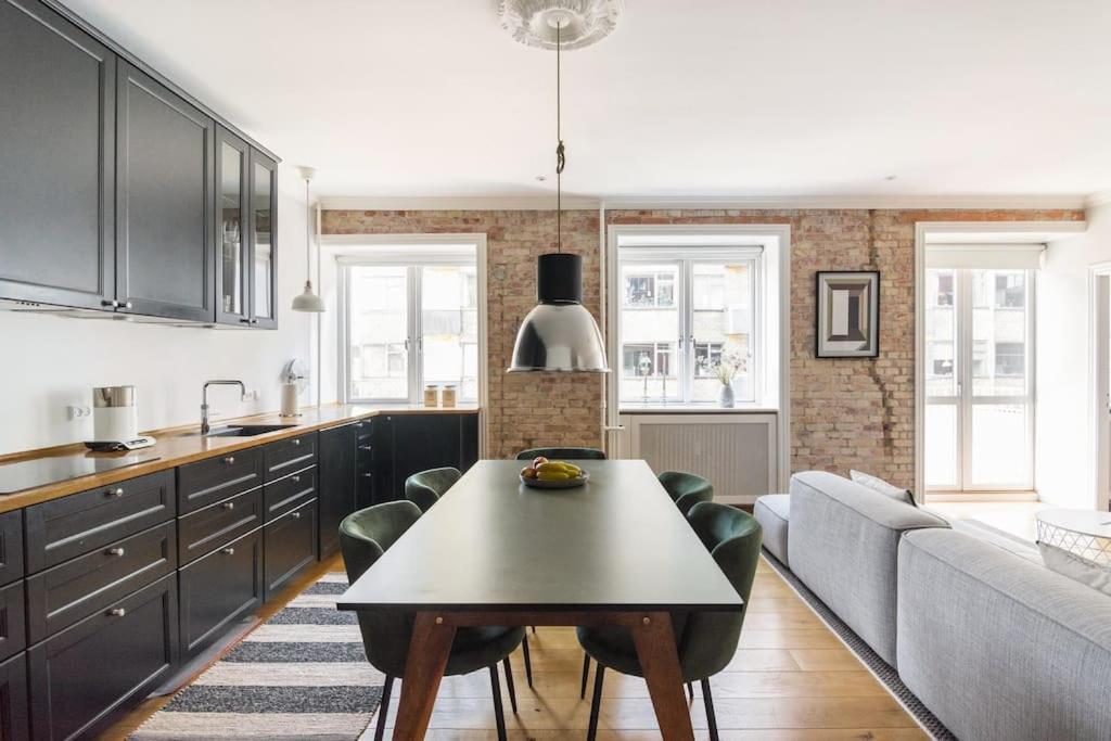 Cozy Apartment In Christianshavn W Two Balconies. København Eksteriør bilde