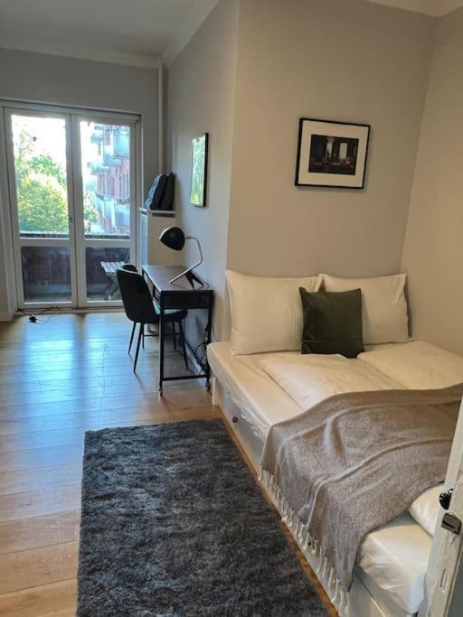 Cozy Apartment In Christianshavn W Two Balconies. København Eksteriør bilde